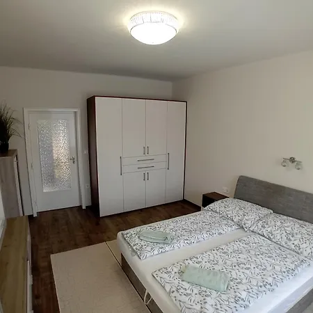 Apartament Gyarmati *