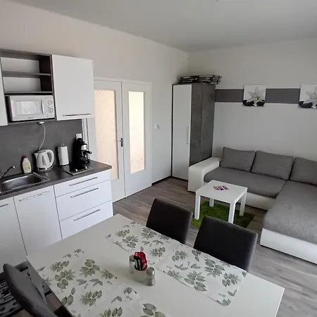 Apartament Gyarmati *